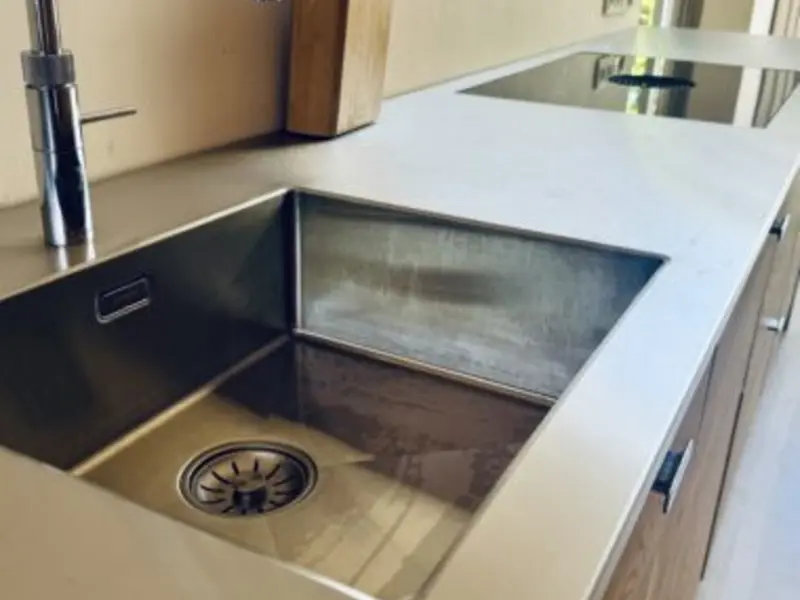 RVS keukenblad op een IKEA keuken